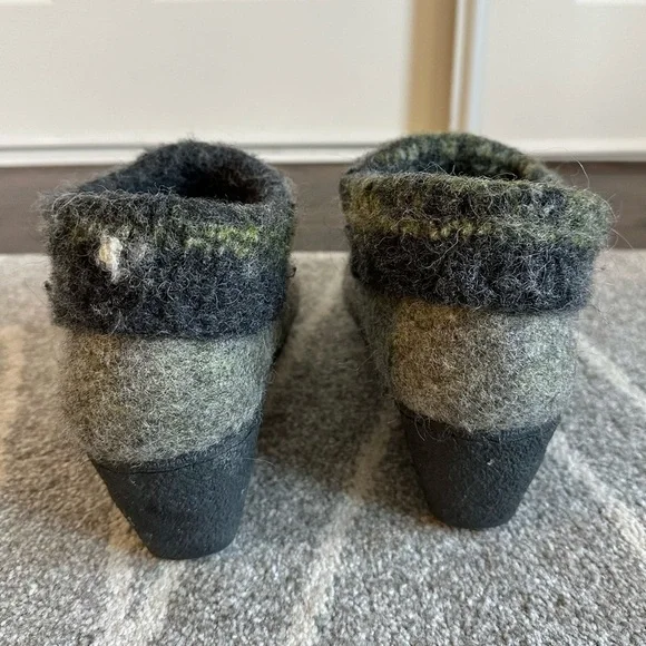 Handmade Gray Felted Wool Ankle Booties - Picture 4 of 7